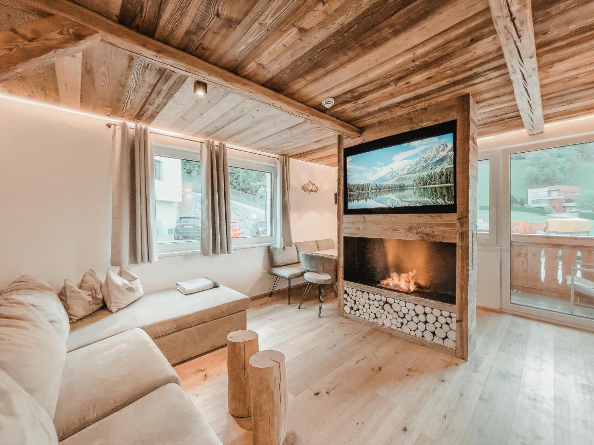 Oldwood Chalet - Balcony & Car Park By Alpenluxus Appartements Fügen Esterno foto