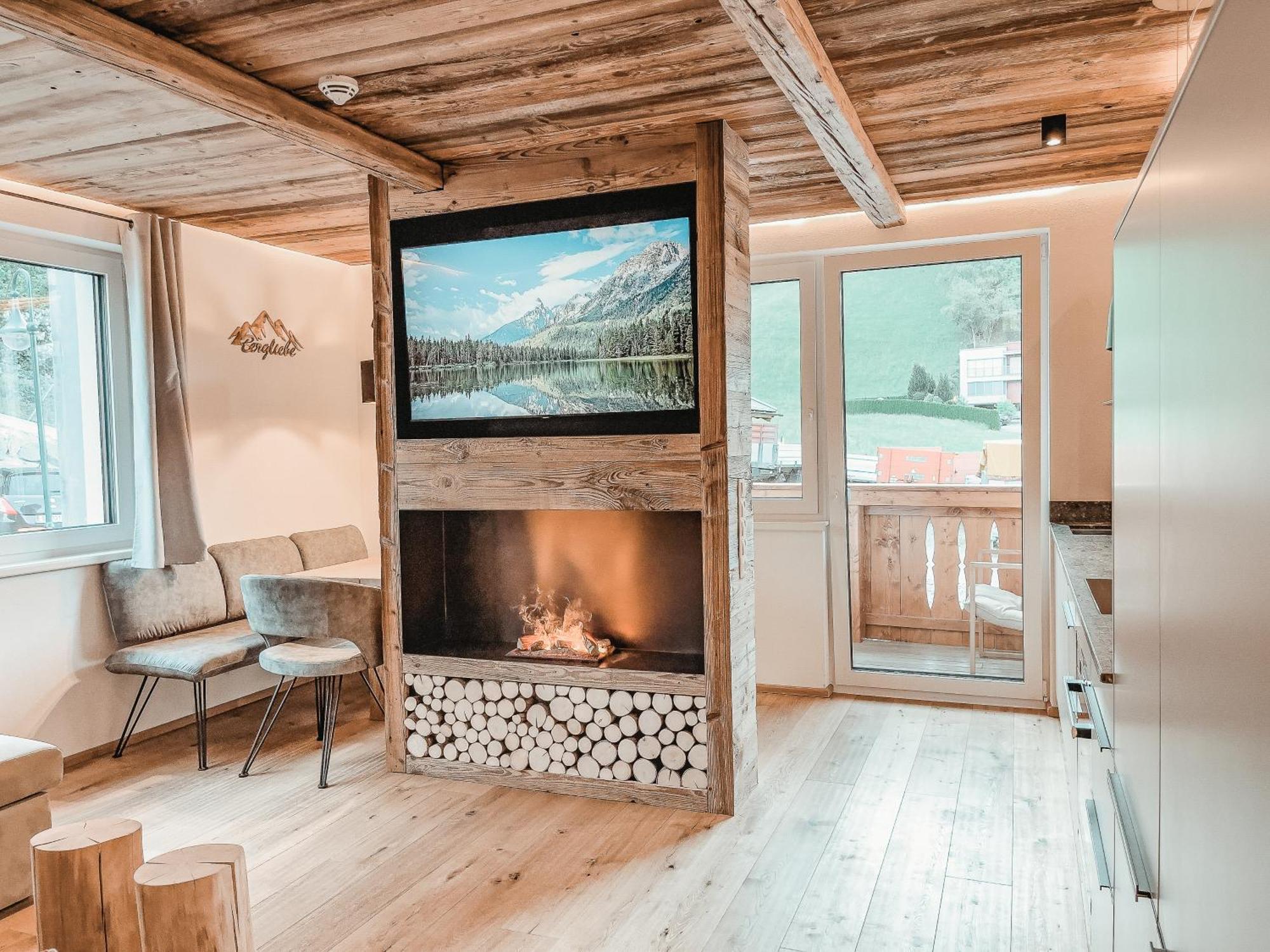 Oldwood Chalet - Balcony & Car Park By Alpenluxus Appartements Fügen Esterno foto